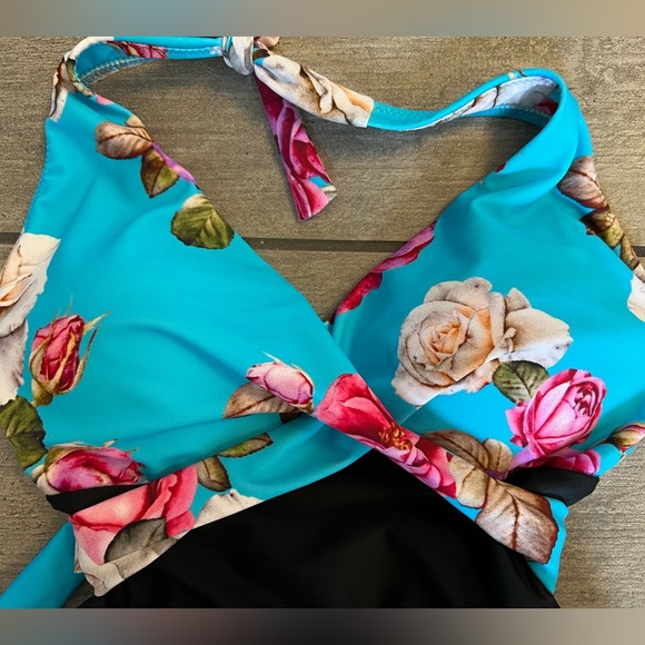 BNWT Cupshe One Piece Swimsuit - Picture 4 of 10